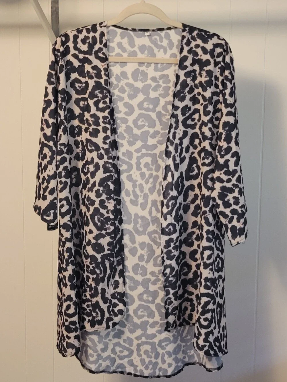Black & white animal print open cover up kimono duster silky cardigan shawl. M